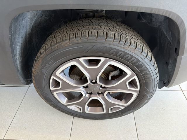 Used 2017 Jeep Renegade Limited image 14