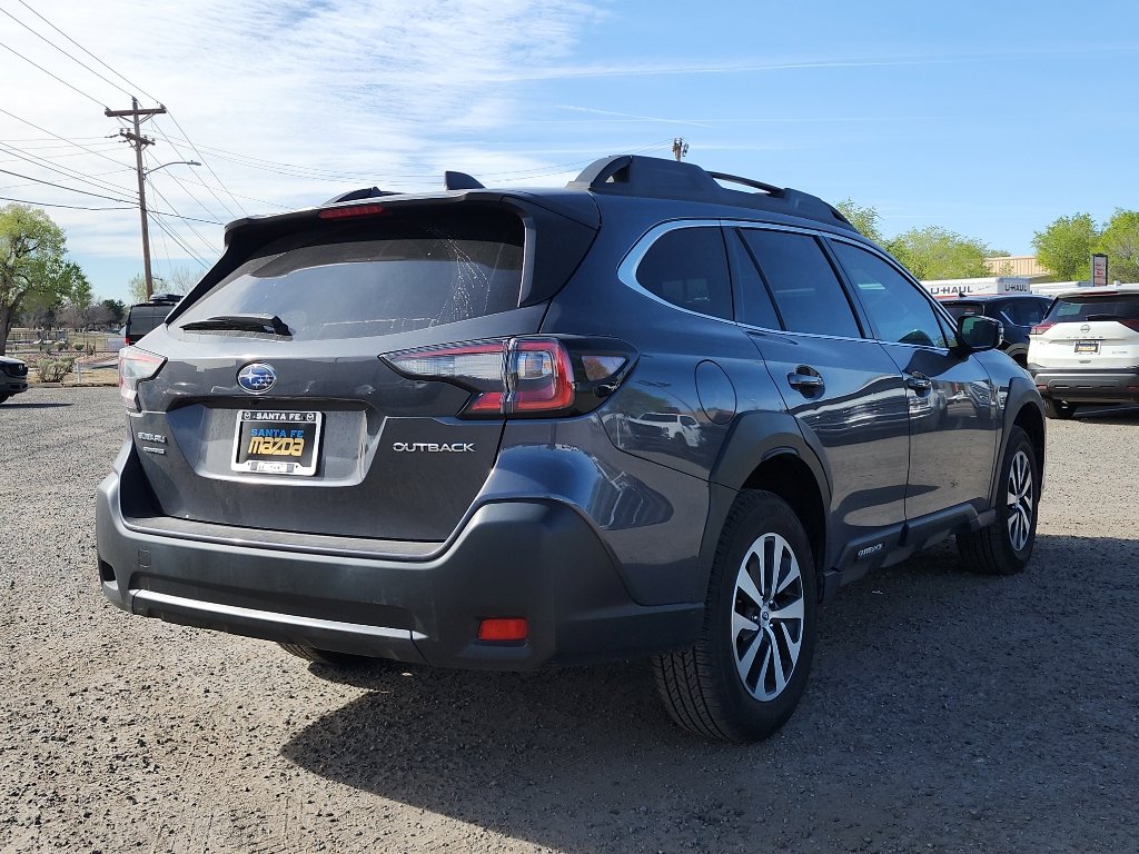 Used 2024 Subaru Outback Premium AWD/4WD image 6