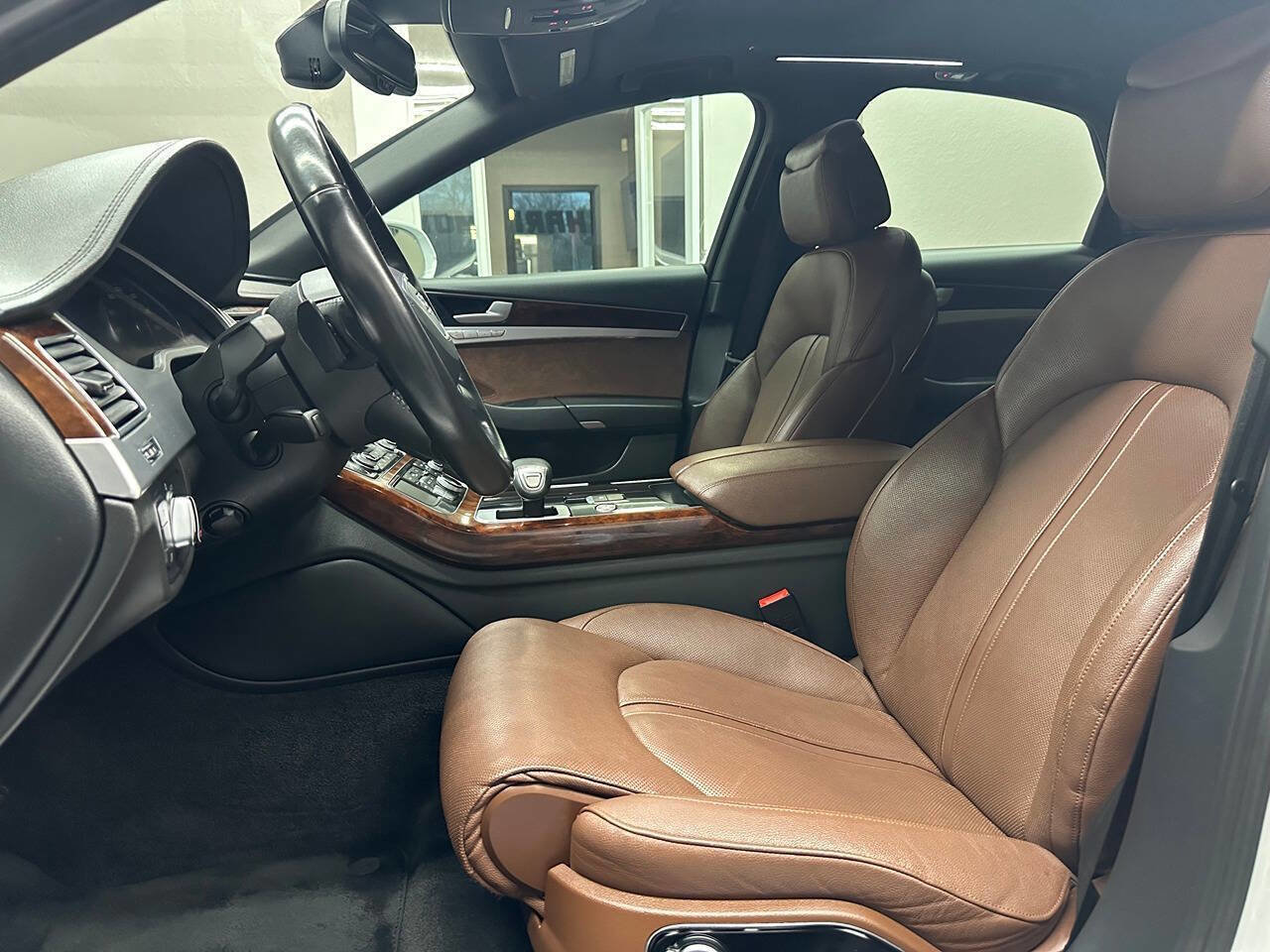 Used 2013 Audi A8 4.0T w/ Convenience Pkg image 15