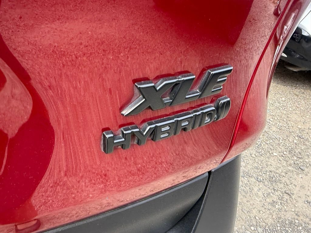 Certified 2021 Toyota RAV4 XLE AWD/4WD image 8
