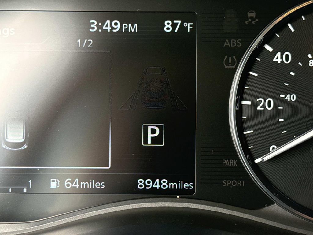 Used 2023 Nissan Kicks SR w/ SR Premium Package FWD image 34