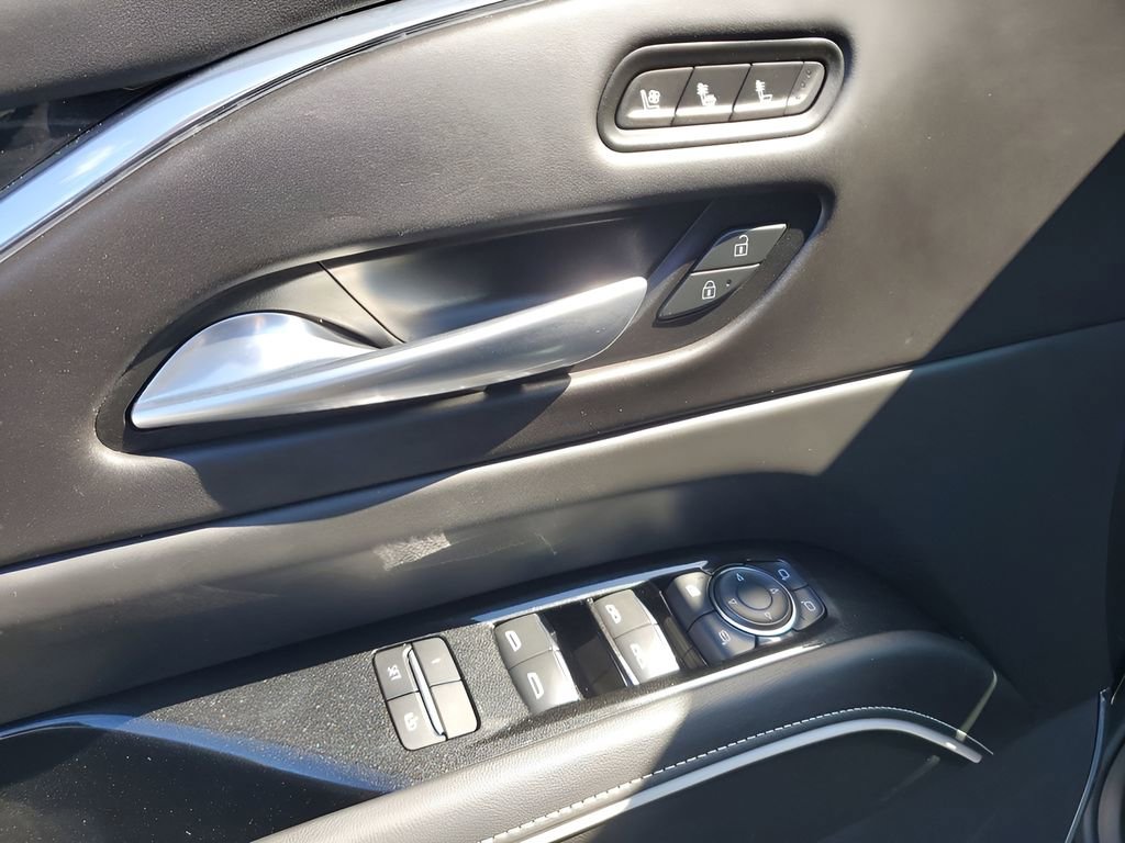 Used 2024 Cadillac Escalade ESV V image 47