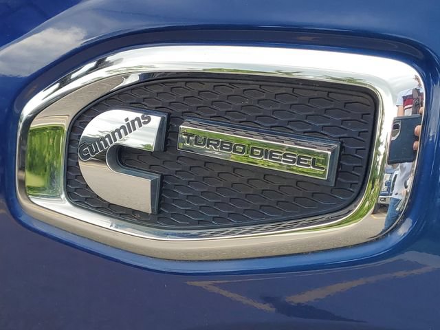 Used 2017 Nissan Titan SV AWD/4WD image 6