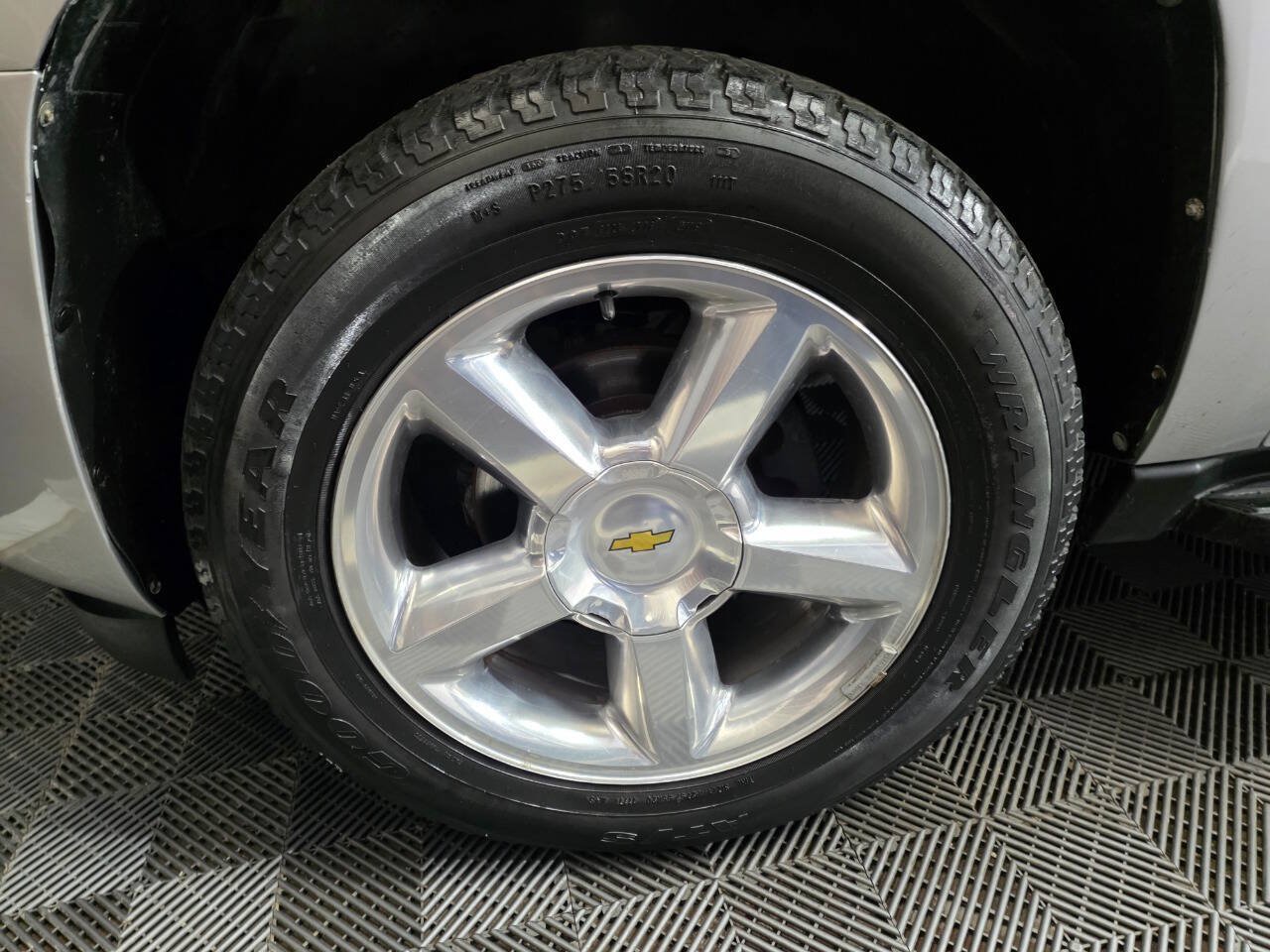 Used 2011 Chevrolet Avalanche LTZ RWD image 29