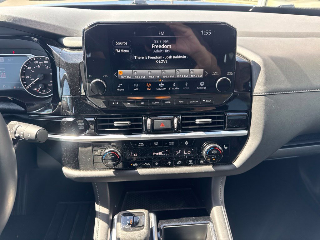 Used 2025 Nissan Pathfinder SL AWD/4WD image 20