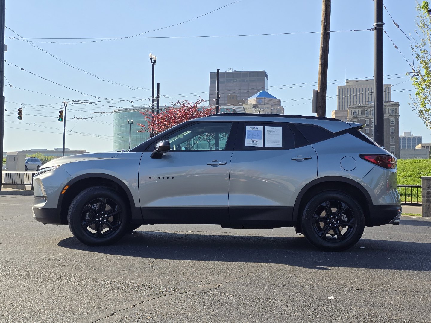 Used 2023 Chevrolet Blazer LT w/ Midnight/Sport Edition FWD image 17