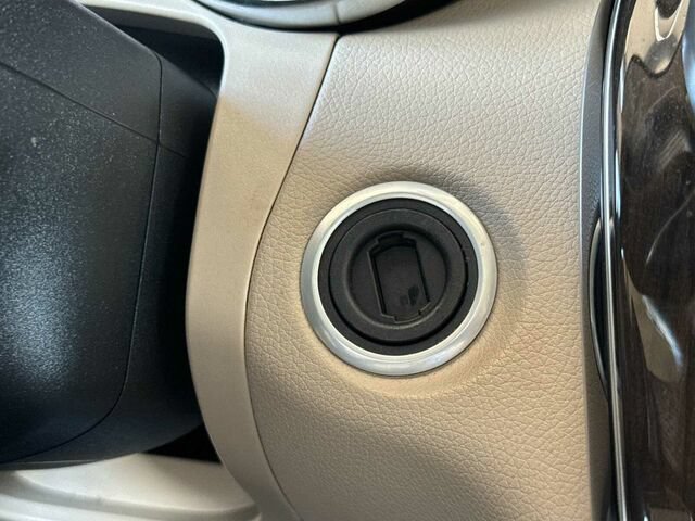 Used 2019 Mercedes-Benz GLC 300 4MATIC image 27
