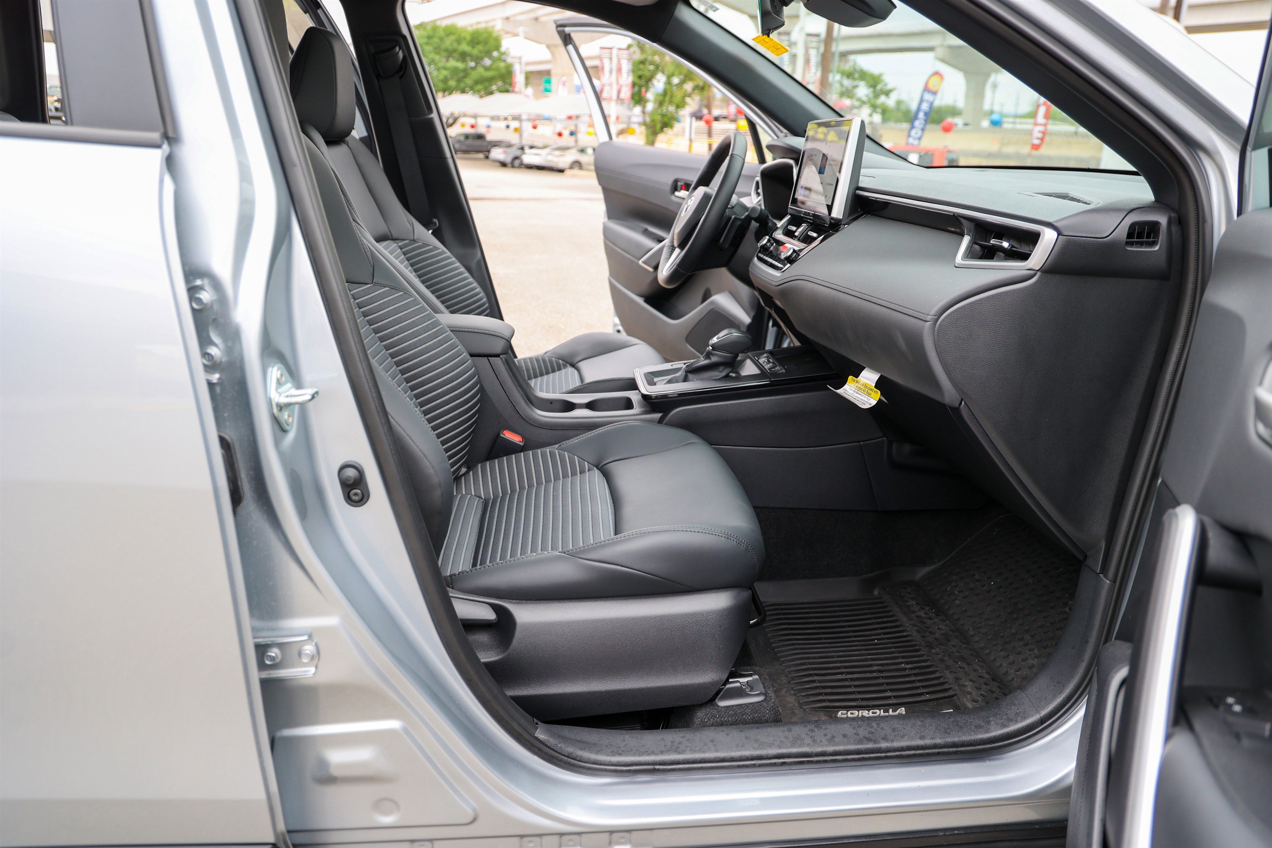 Used 2026 Toyota Corolla Cross XSE w/ Convenience Package image 48