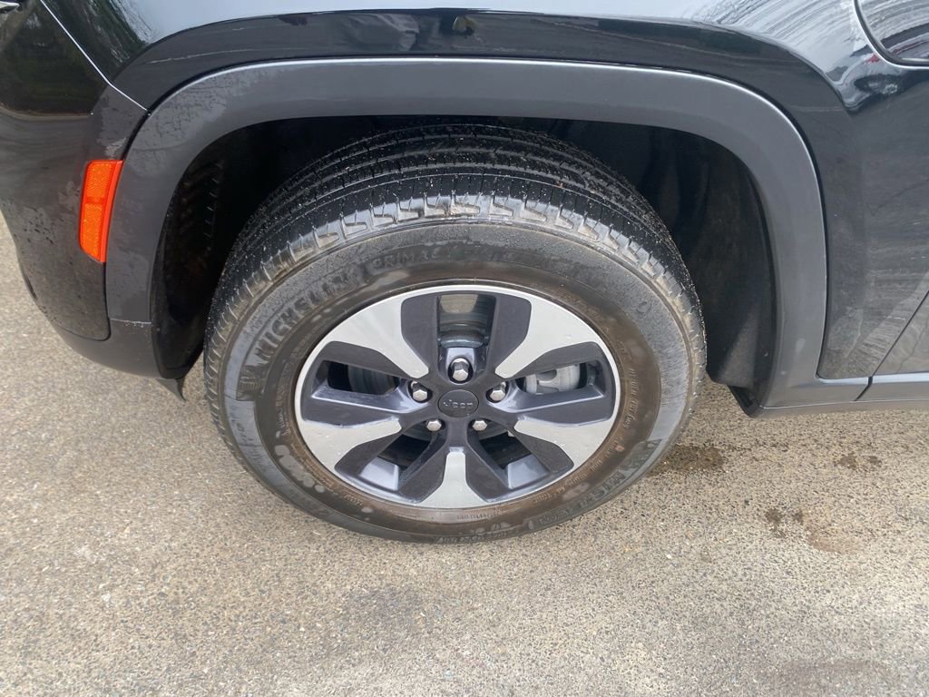 Used 2024 Jeep Grand Cherokee Limited 4xe image 9