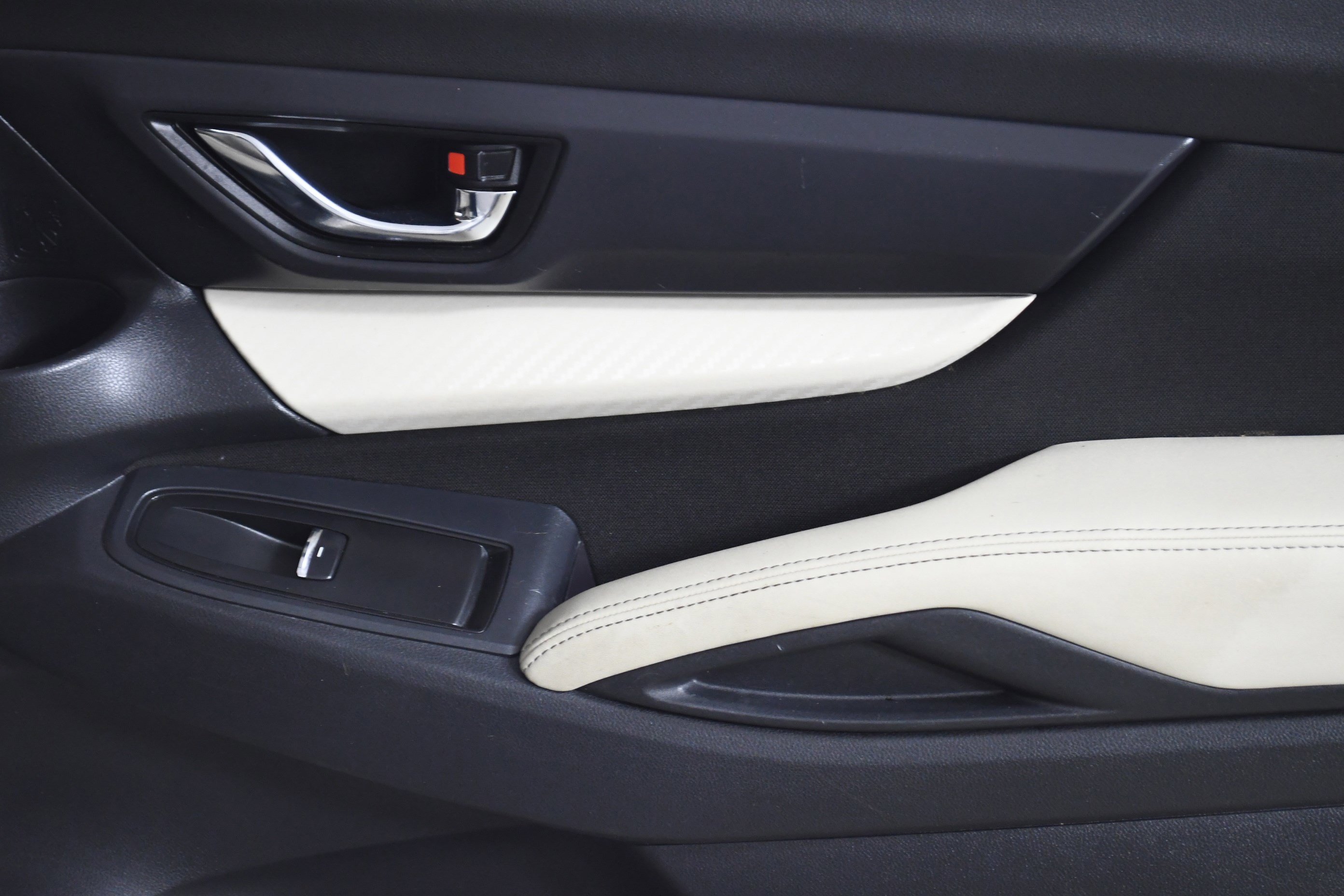 Used 2020 Subaru Ascent Premium w/ Convenience Package image 27