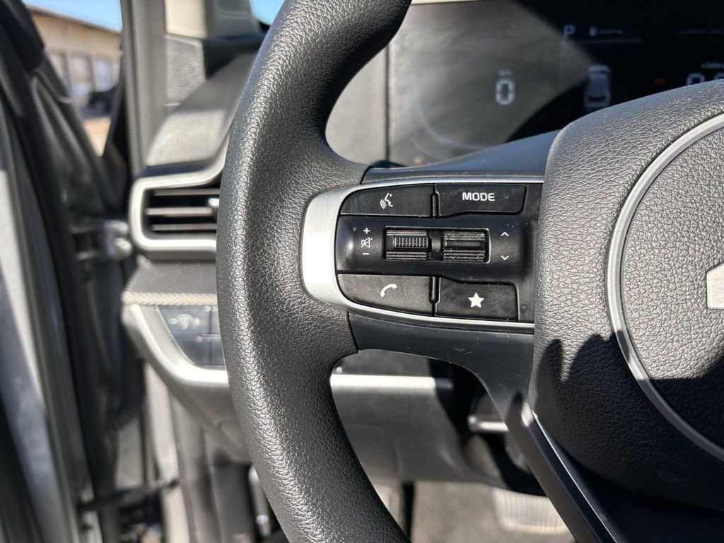 Used 2024 Kia Sportage LX image 16