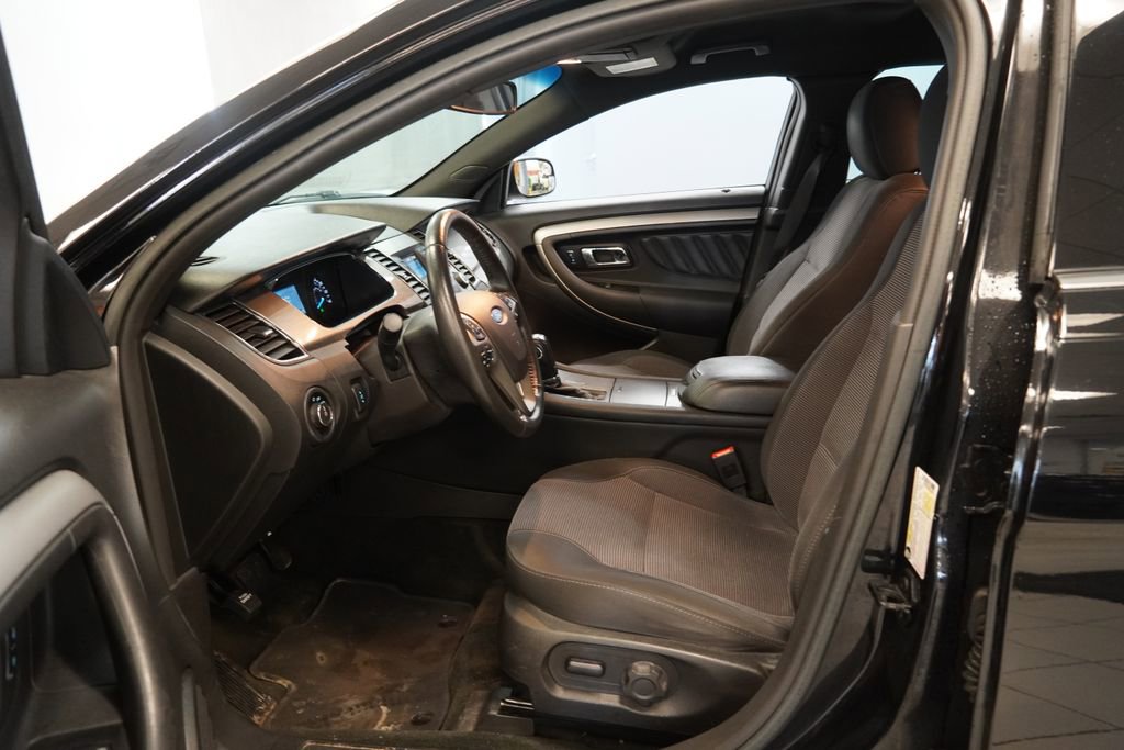 Used 2016 Ford Taurus SEL image 4
