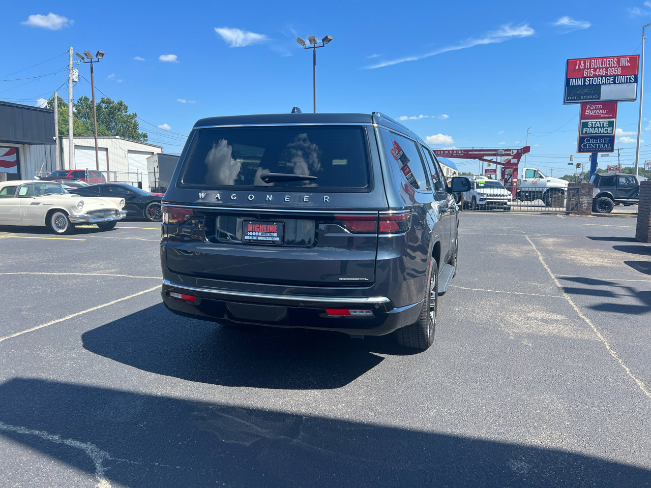 Used 2023 Jeep Wagoneer L Series II image 4