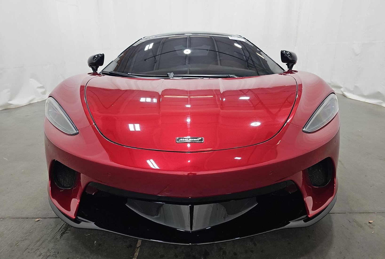 Used 2022 McLaren GT RWD image 2