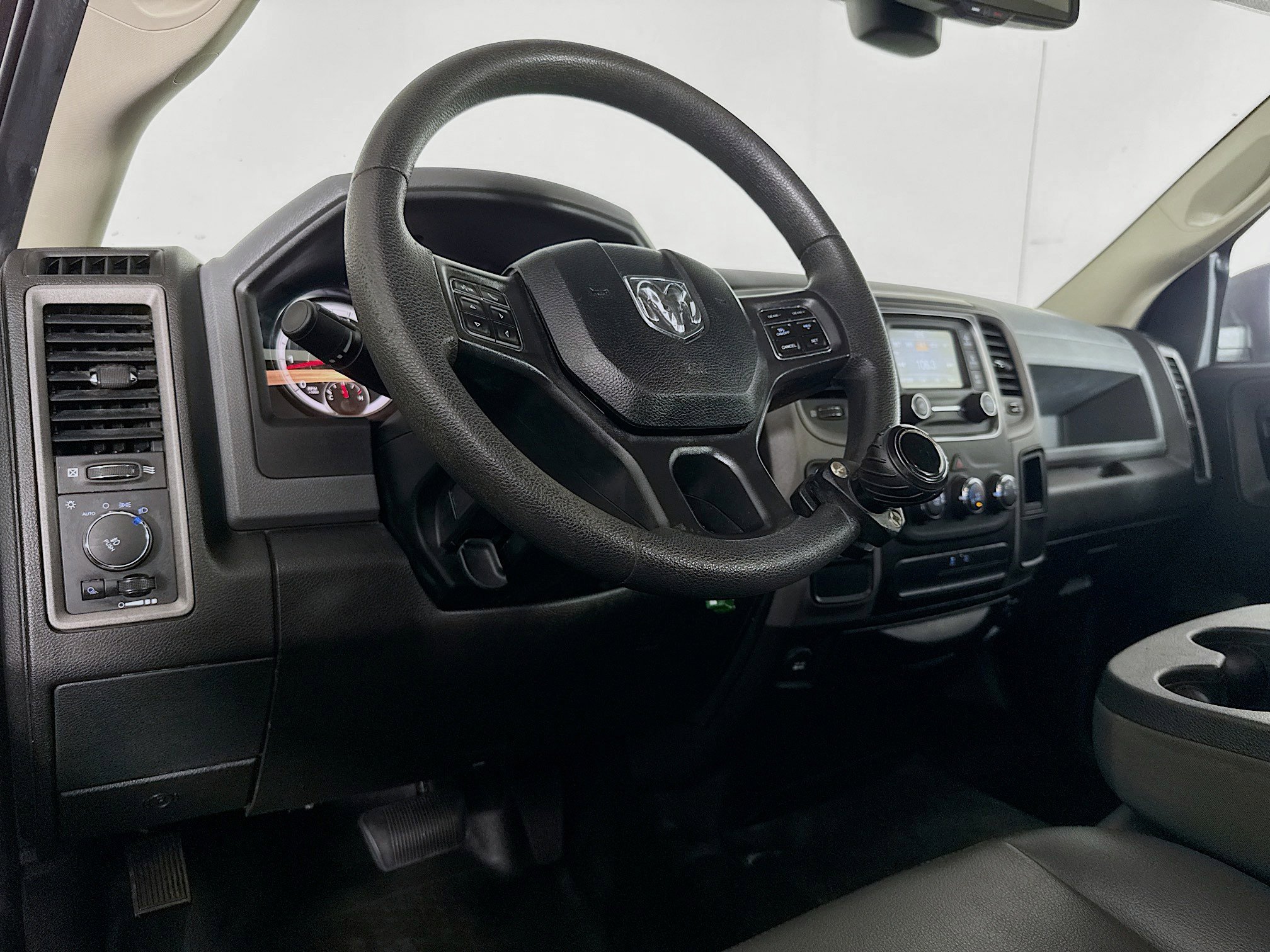 Used 2019 RAM 1500 Tradesman w/ Chrome Appearance Group RWD image 21