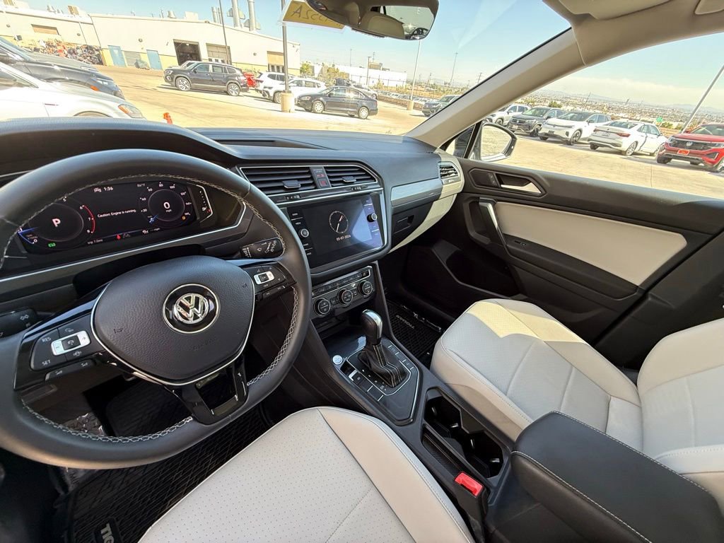 Certified 2021 Volkswagen Tiguan SEL w/ 3-Row Tiguan MDO Package FWD image 23