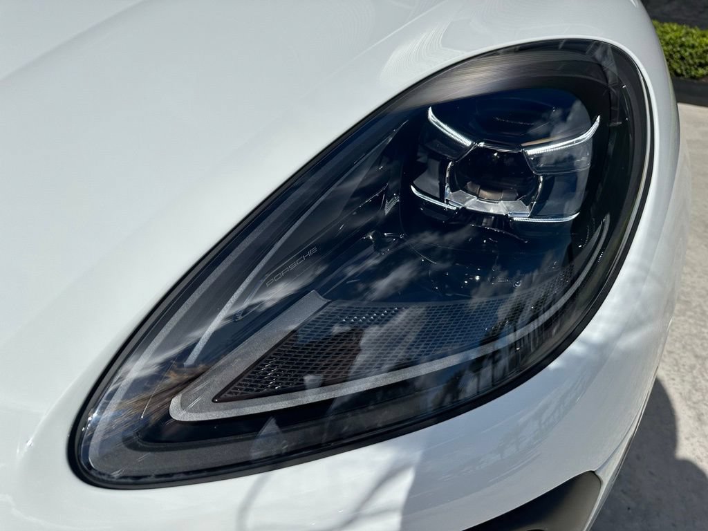 Certified 2026 Porsche Macan S AWD/4WD image 13