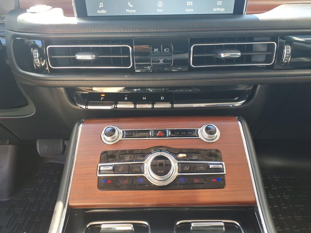 Used 2022 Lincoln Aviator Reserve w/ Equipment Group 201A AWD/4WD image 24