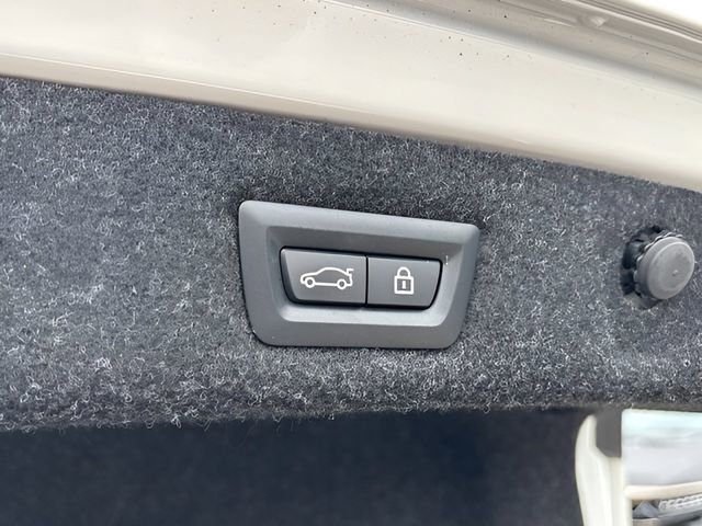 Used 2023 BMW 540i xDrive w/ M Sport Package image 35