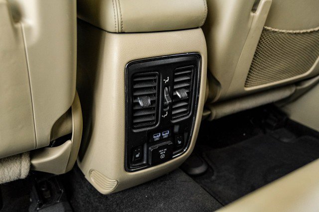 Used 2015 Jeep Grand Cherokee Limited AWD/4WD image 38