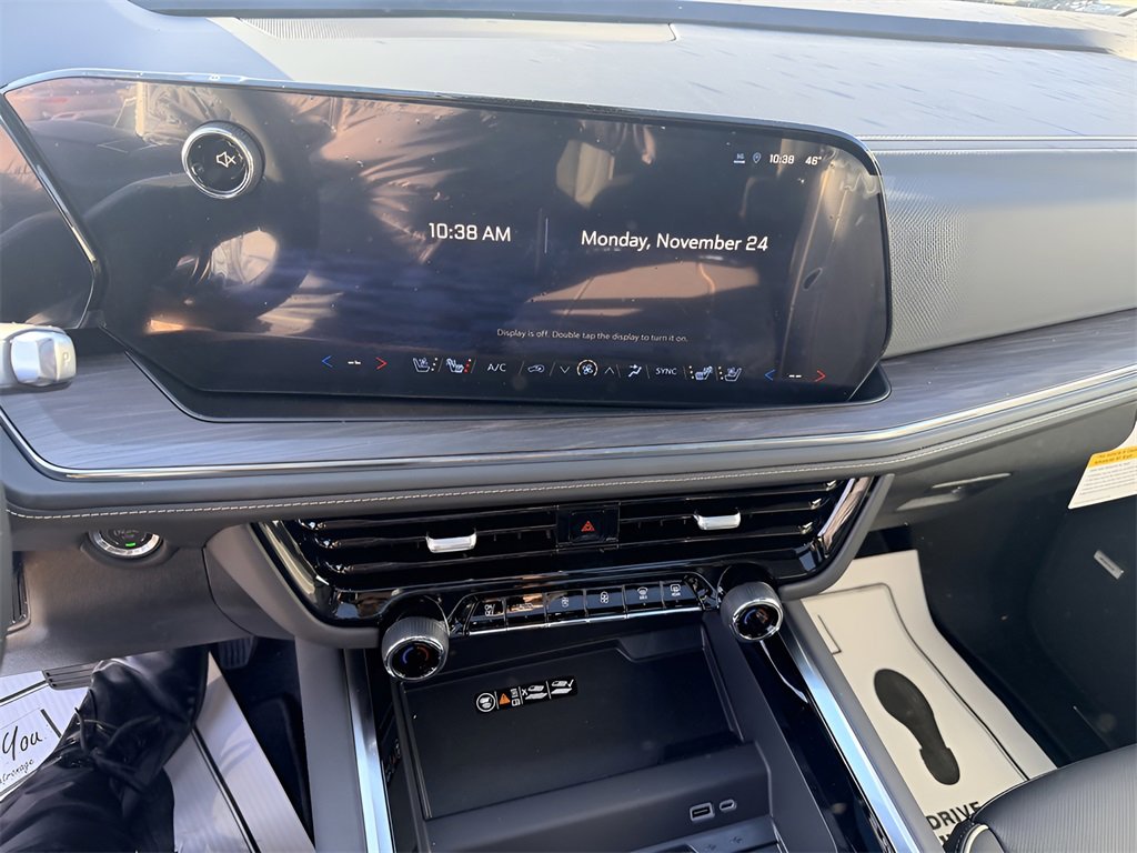 New 2026 Chevrolet Suburban Premier image 19