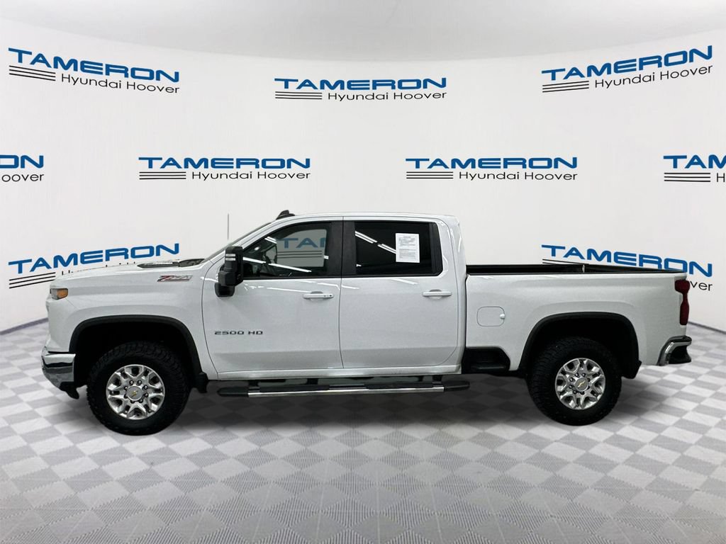 Used 2025 Chevrolet Silverado 2500 LT AWD/4WD image 2
