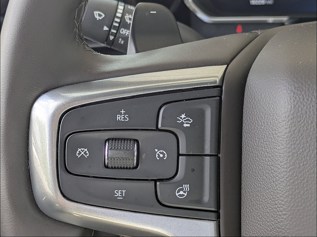 Used 2026 Chevrolet Silverado 1500 LT w/ Safety Package RWD image 22