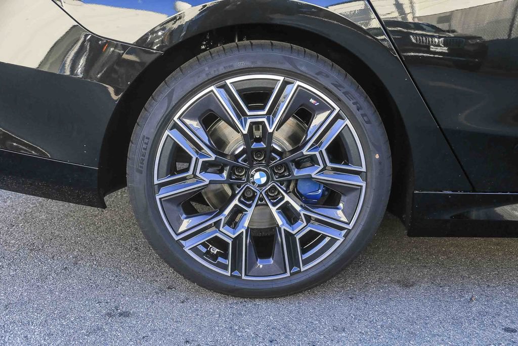 Used 2026 BMW 530i w/ M Sport Package RWD image 8
