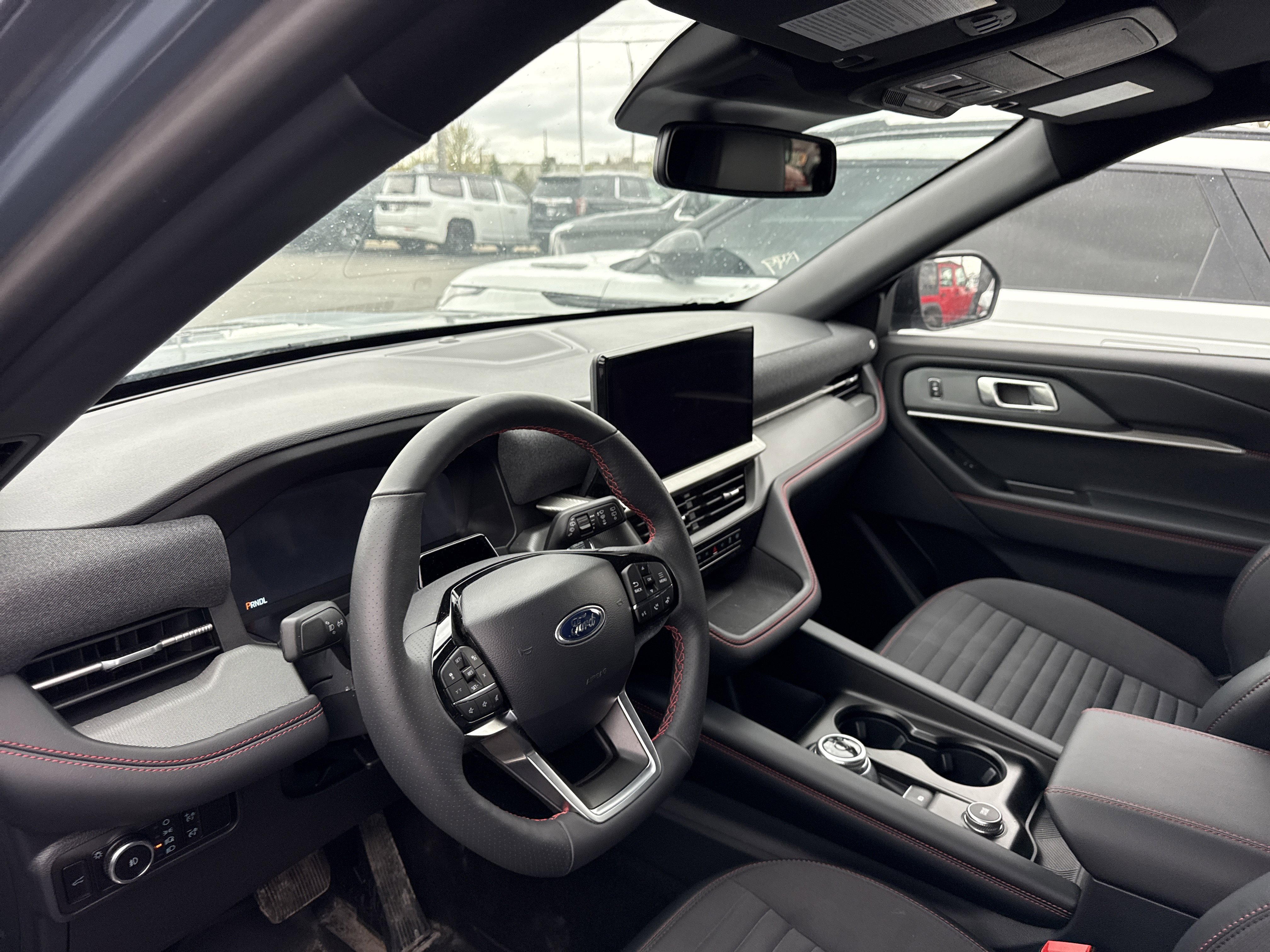 Used 2026 Ford Explorer ST-Line w/ ST-Line Street Pack AWD/4WD image 9