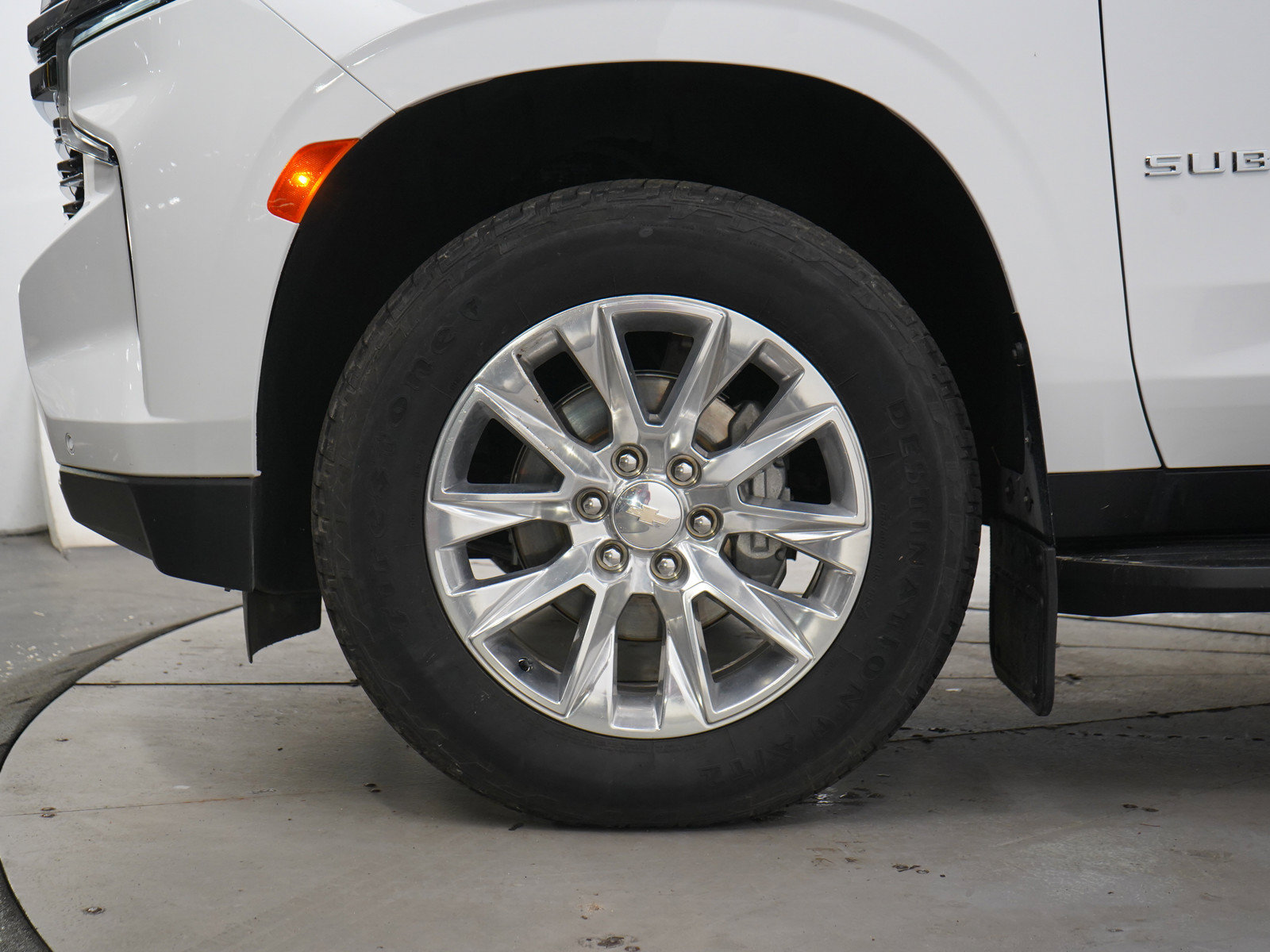 Used 2024 Chevrolet Suburban Premier AWD/4WD image 32