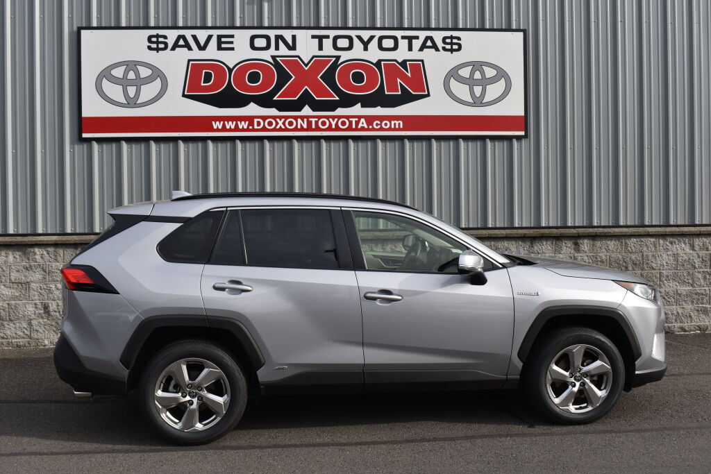Certified 2021 Toyota RAV4 XLE Premium AWD/4WD image 8