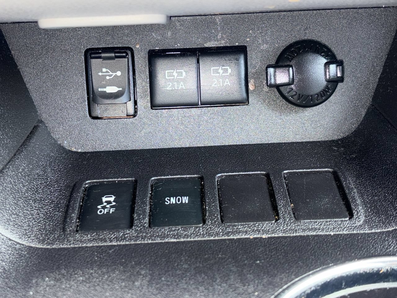 Used 2018 Toyota Highlander XLE FWD image 7