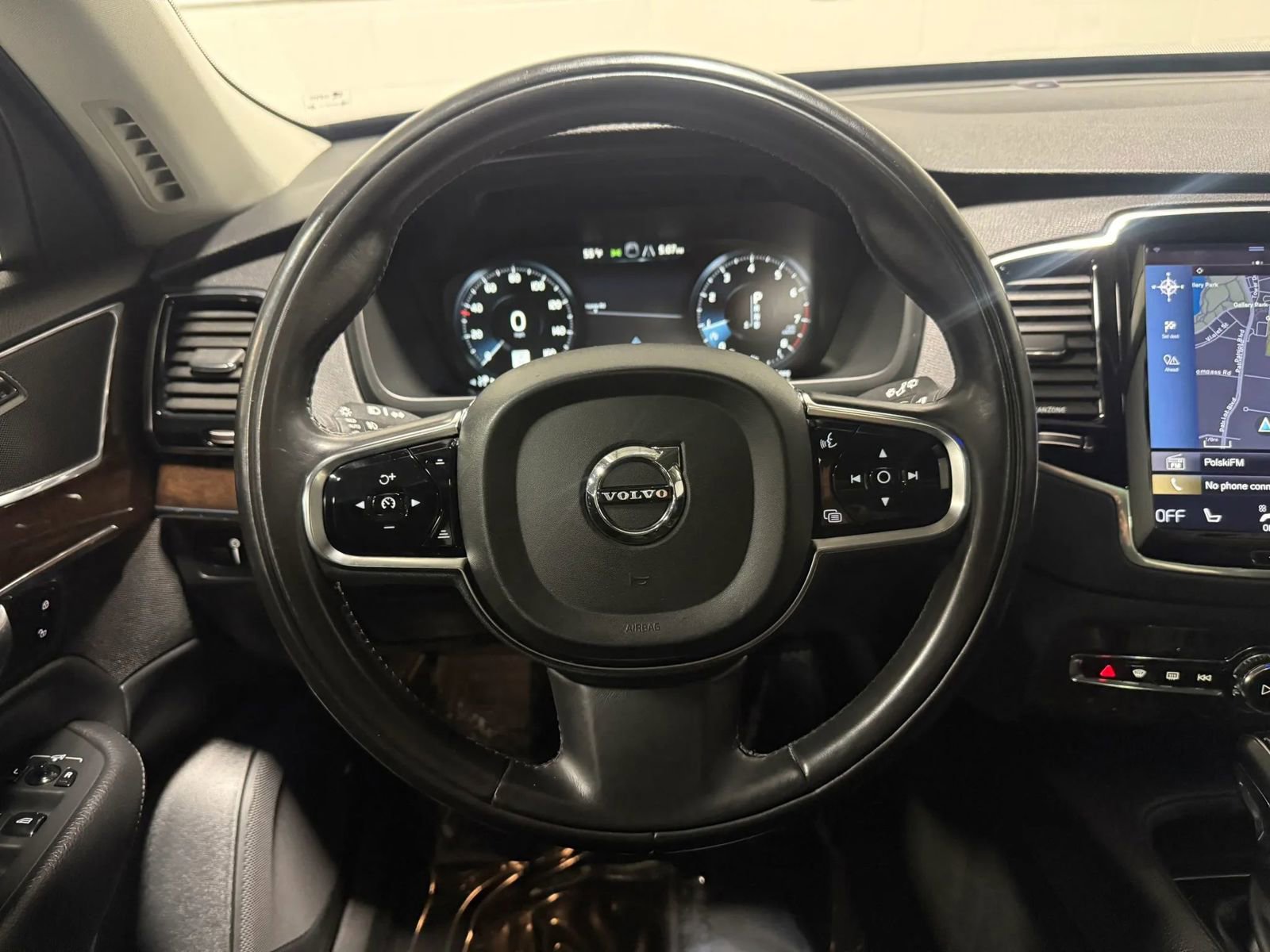 Used 2016 Volvo XC90 T6 Momentum w/ Momentum Plus Package AWD/4WD image 26