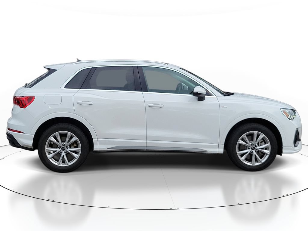 Used 2024 Audi Q3 2.0T Premium AWD/4WD image 3