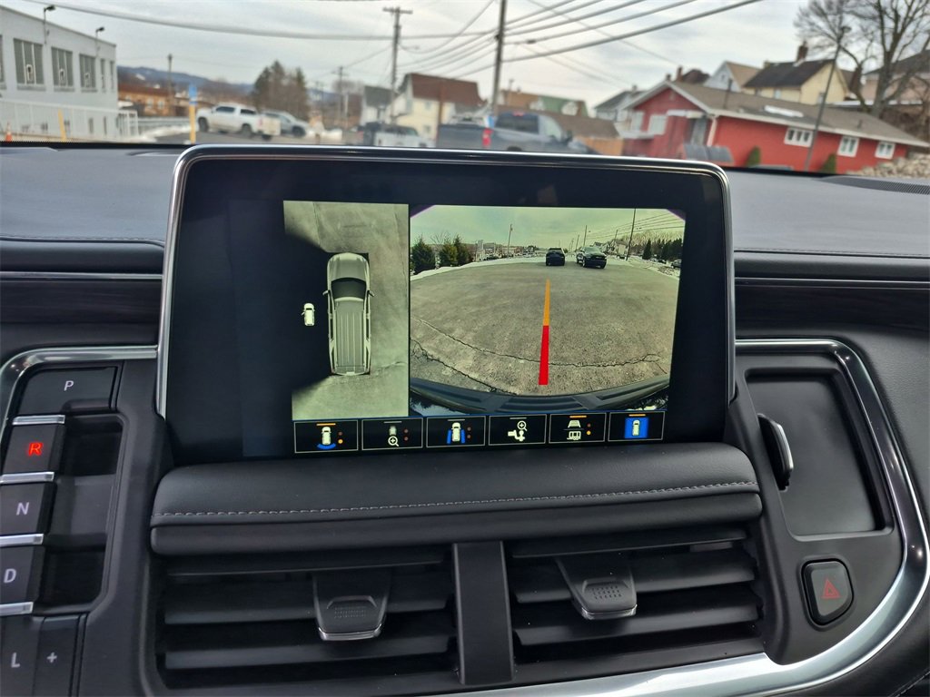 Used 2024 Chevrolet Suburban Z71 w/ Luxury Package image 24