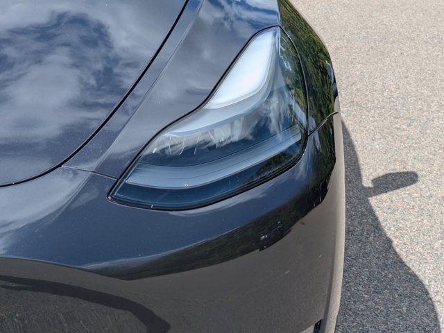 Used 2024 Tesla Model Y Long Range RWD image 13
