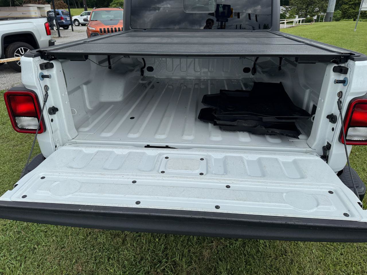 Used 2021 Jeep Gladiator Sport AWD/4WD image 22