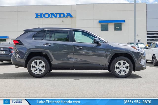 Used 2023 Toyota RAV4 LE AWD/4WD image 6