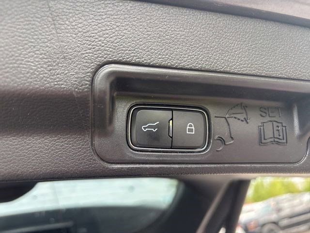 Used 2022 Ford Explorer XLT RWD image 31