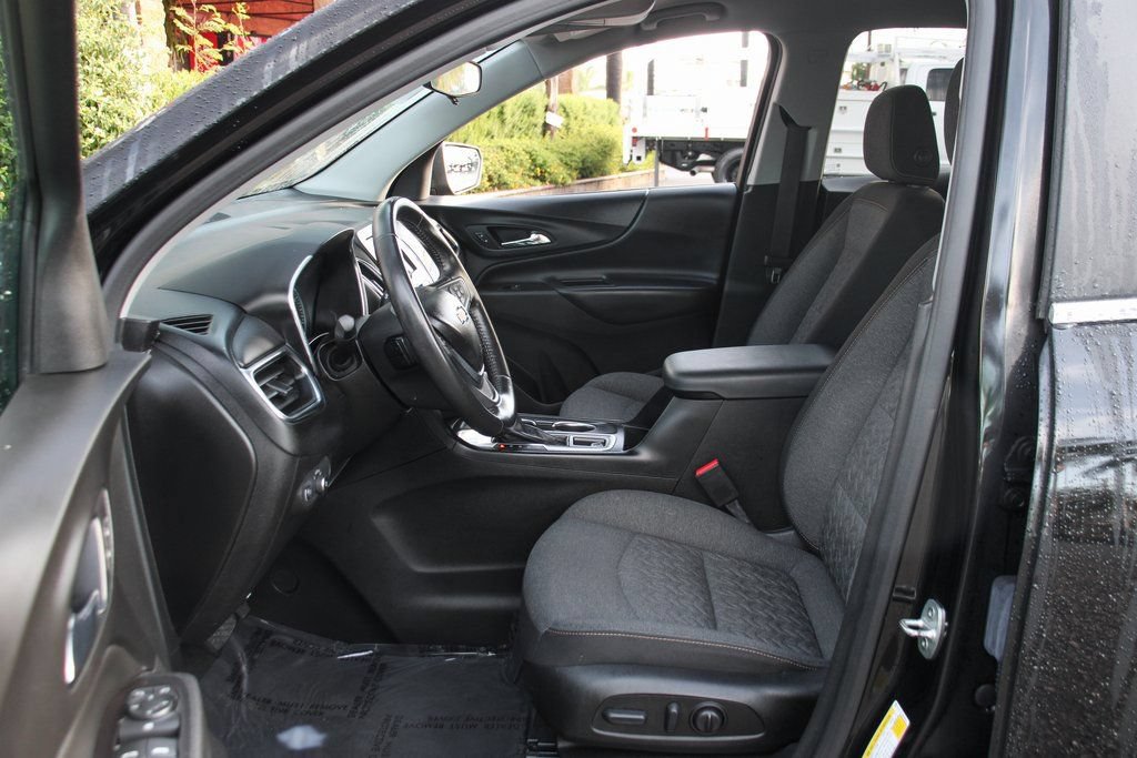 Used 2022 Chevrolet Equinox LT w/ Driver Convenience Package FWD image 18