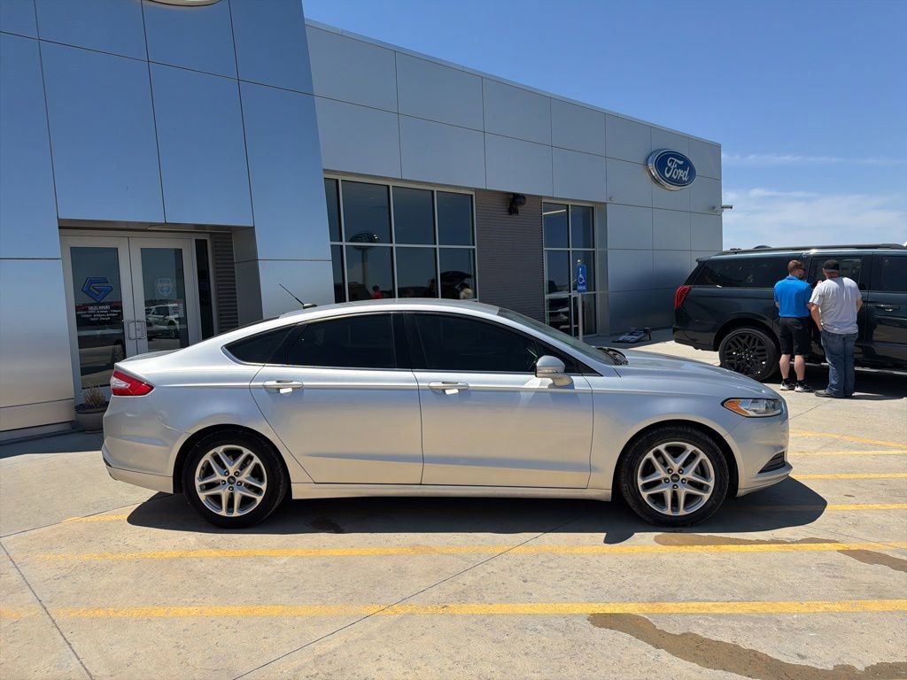 Used 2013 Ford Fusion SE FWD image 8