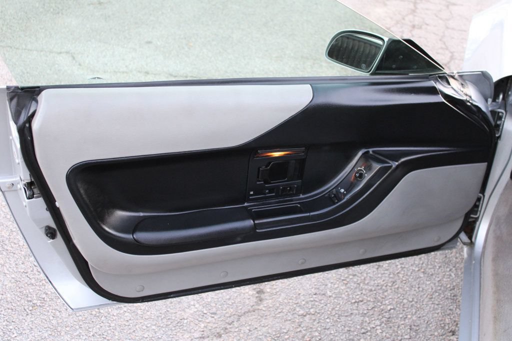 Used 1996 Chevrolet Corvette Convertible RWD image 14