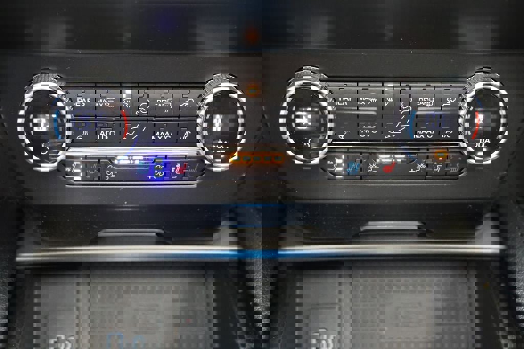 Used 2021 Ford Expedition Max XLT image 24