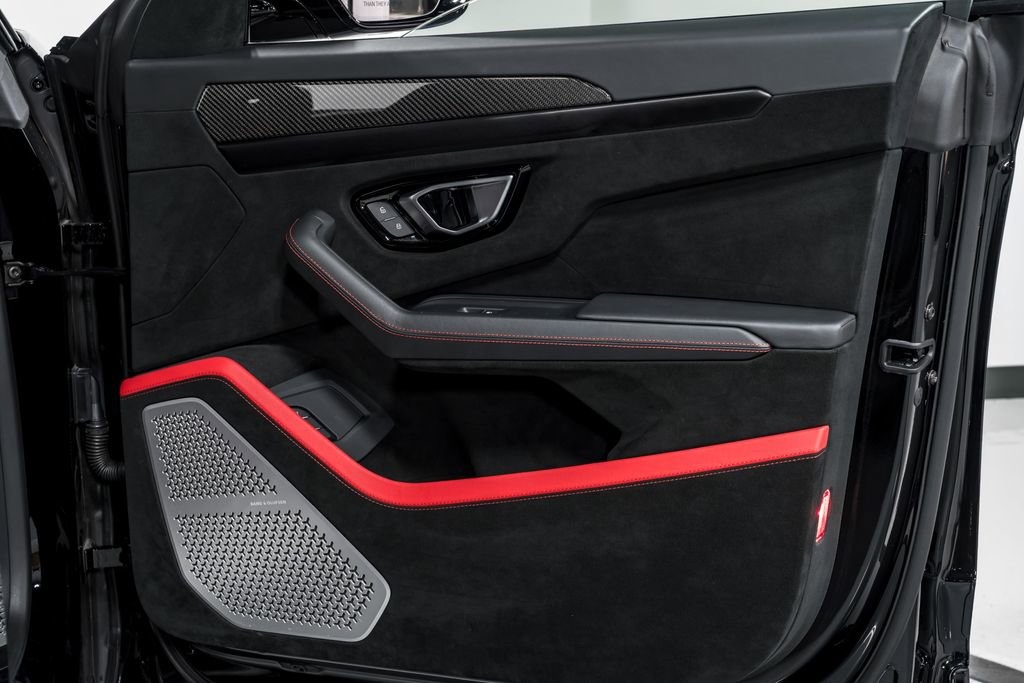 Used 2023 Lamborghini Urus Performante AWD/4WD image 44