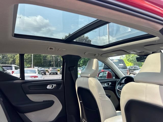 Used 2023 Volvo XC40 B4 Ultimate w/ Protection Package Premier FWD image 20