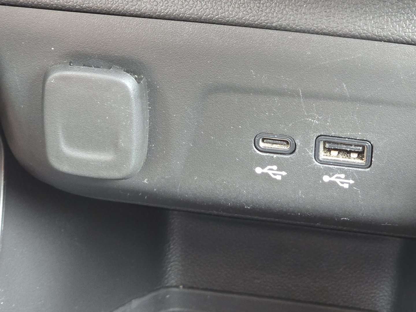 Used 2025 Chevrolet TrailBlazer LT AWD/4WD image 7