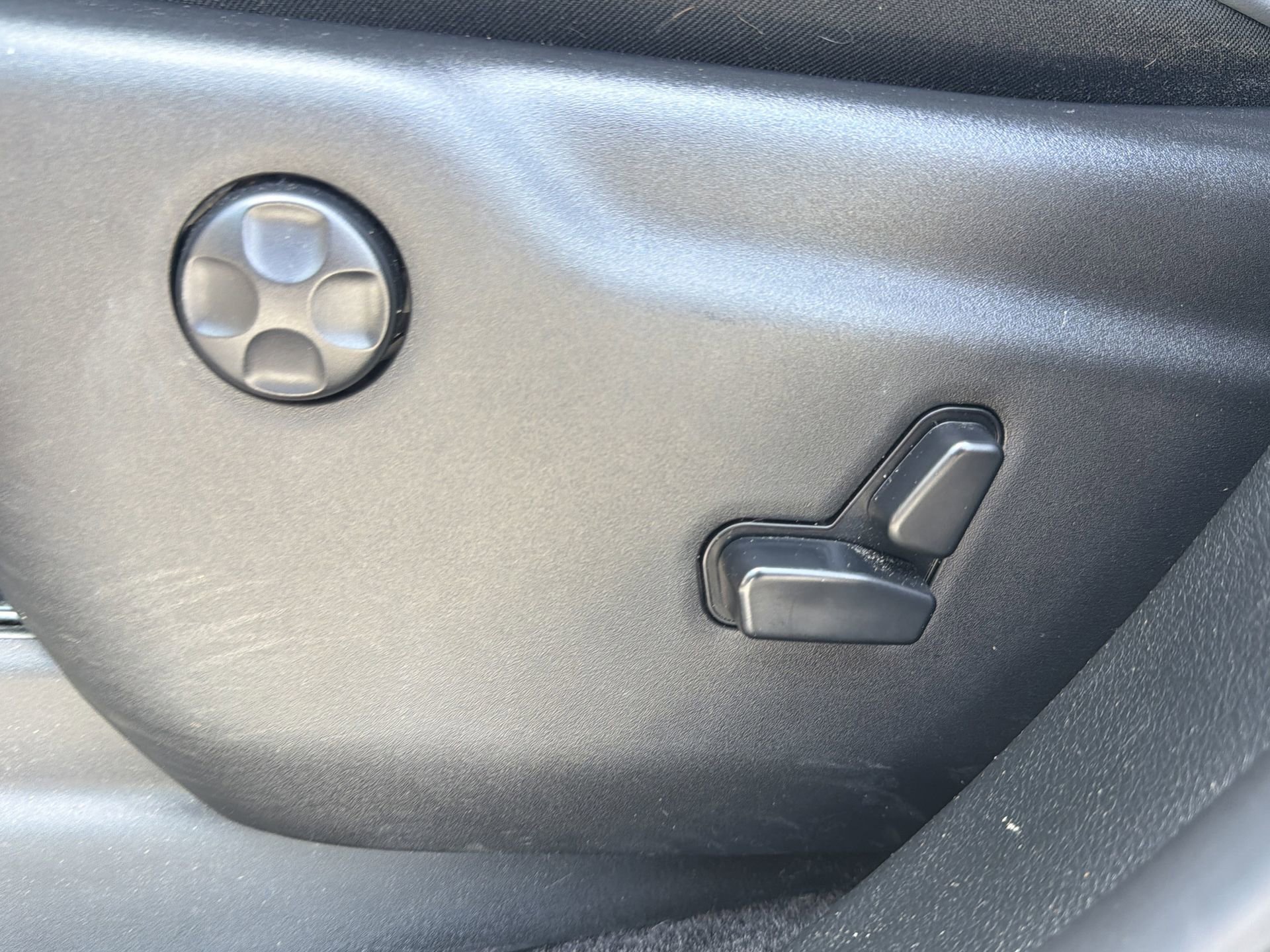 Used 2019 Jeep Grand Cherokee Overland image 17