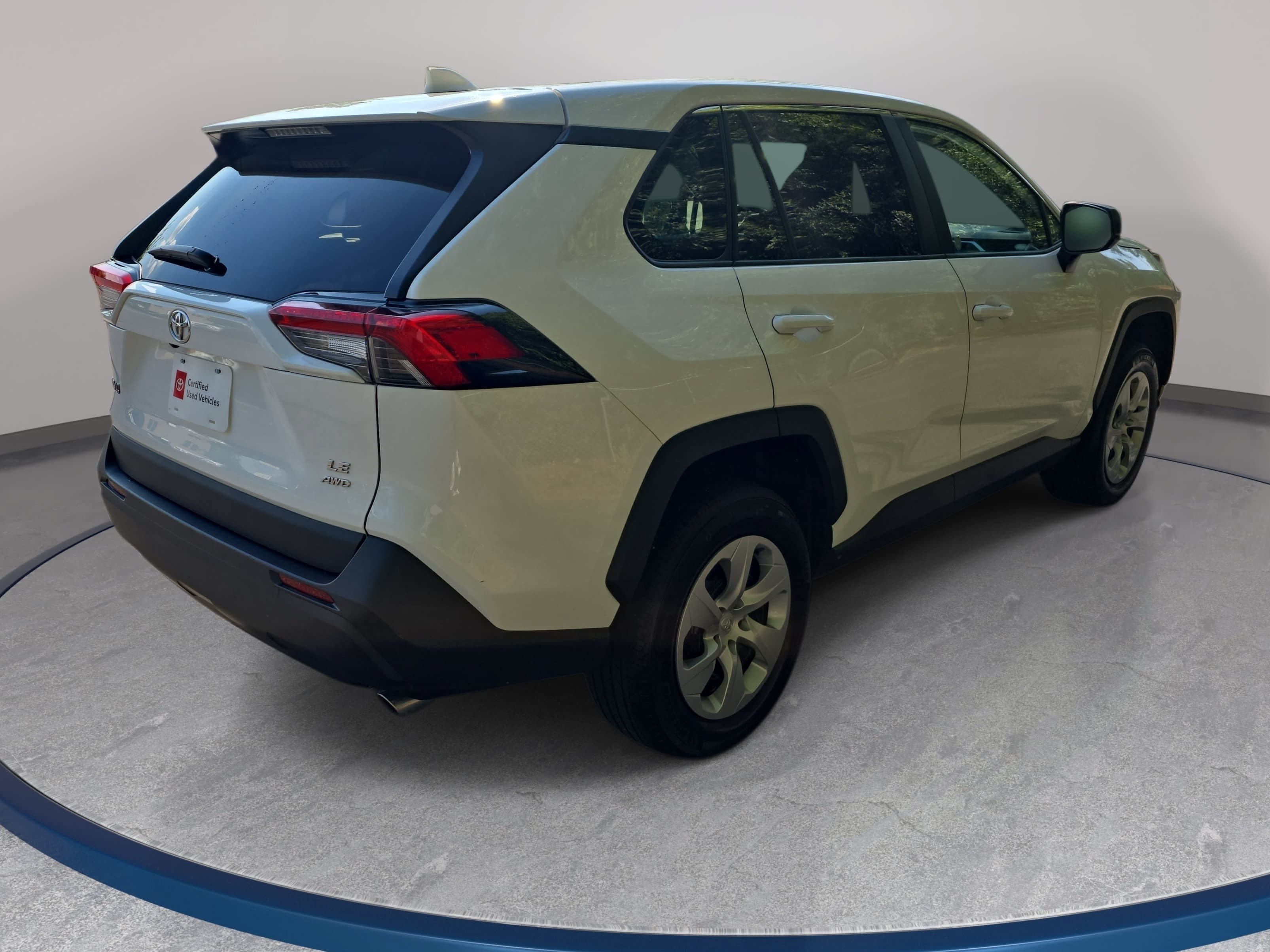 Certified 2025 Toyota RAV4 LE AWD/4WD image 5
