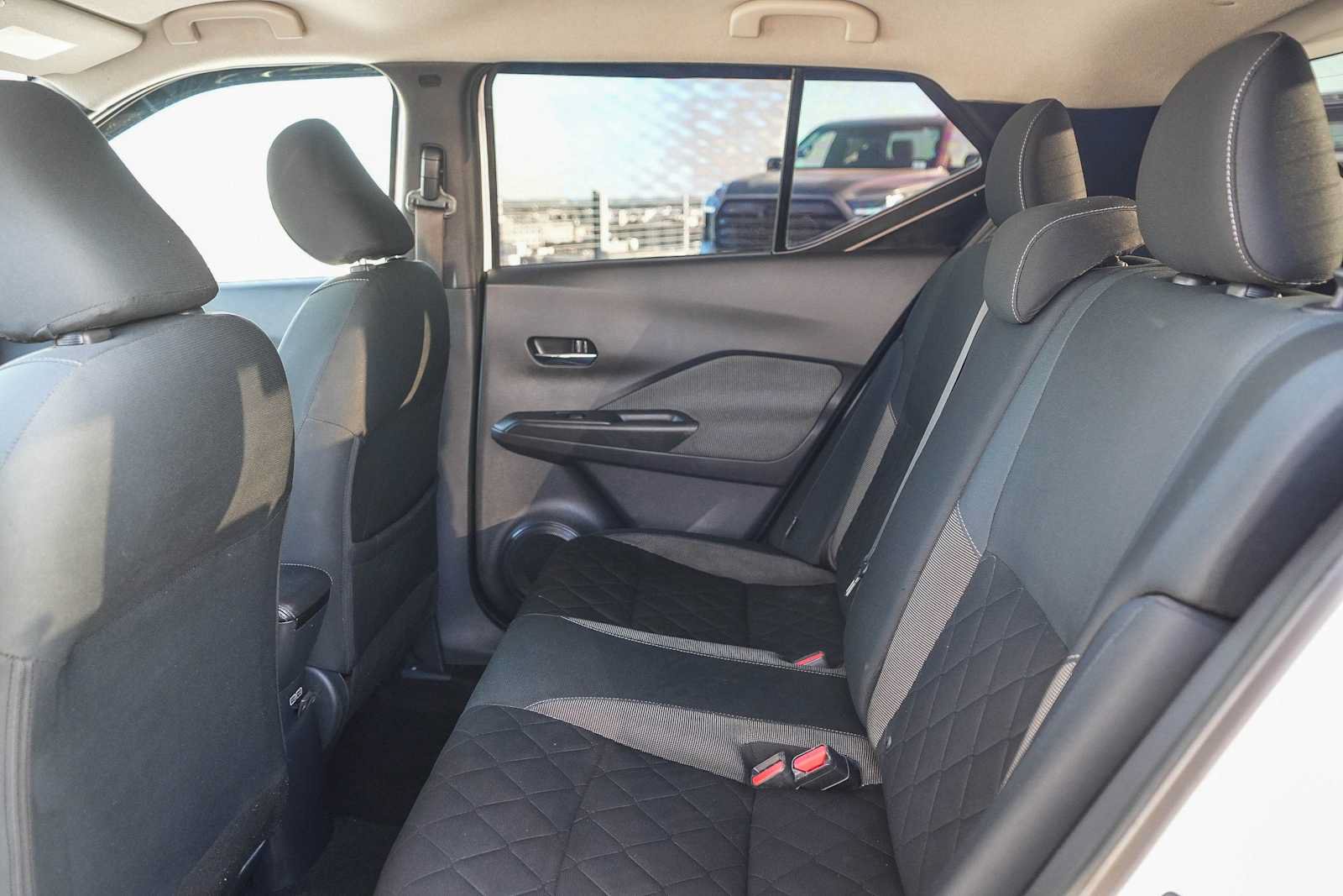 Used 2020 Nissan Kicks SV FWD image 18