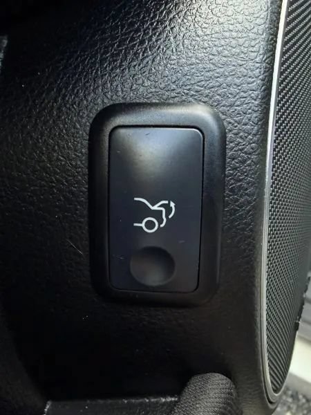 Used 2014 Mercedes-Benz C 250 Sedan image 45